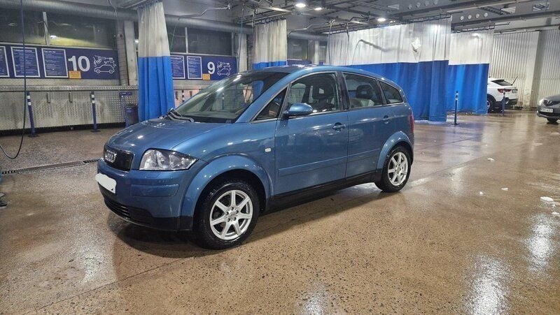 Blå Begagnad 2001 Audi A2 Halvkombi | 34 000 kr (Marknadspris) - Bild 1/4