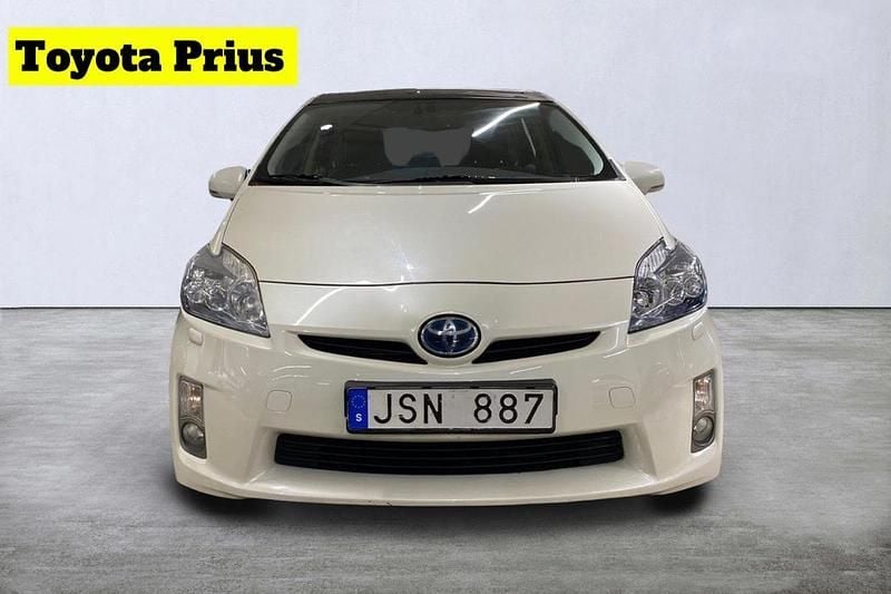 Vit Begagnad 2011 Toyota Prius Halvkombi | 90 000 kr - Bild 1/4