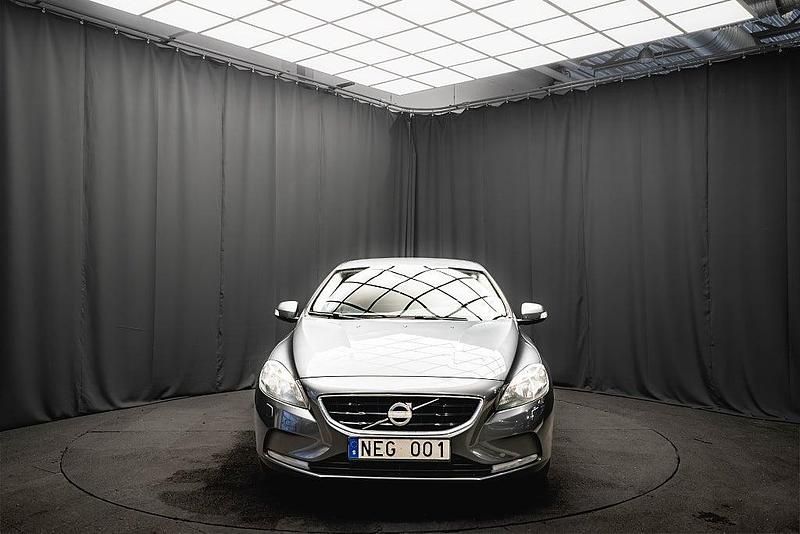 Begagnad Volvo V40 116 HK (85 kW) 2013 Grå Halvkombi