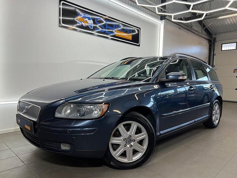 Blå Begagnad 2006 Volvo V50 Momentum Kombi | 59 900 kr - Bild 1/4