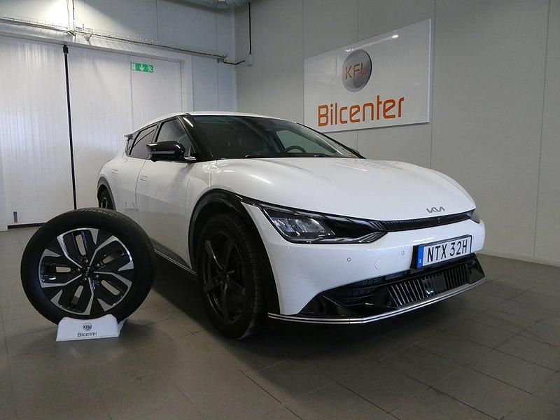 Vit Begagnad 2022 Kia EV6 Base SUV | 329 900 kr - Bild 1/3