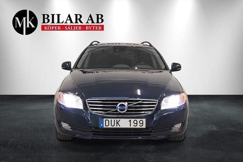Begagnad Volvo V70 180 HK (132 kW) 2014 Blå Kombi