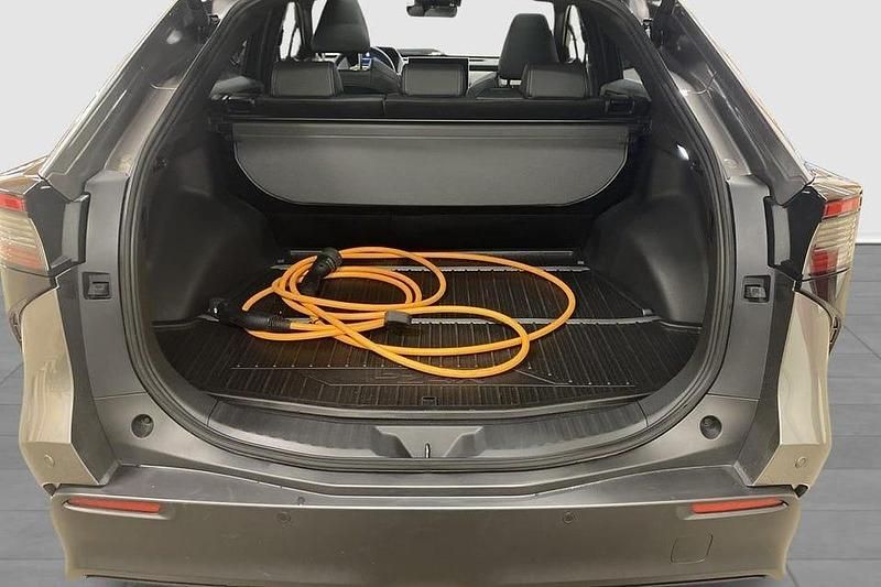 Begagnad Toyota bZ4X Edition 252 kW (343 HK) 2024 Silver SUV