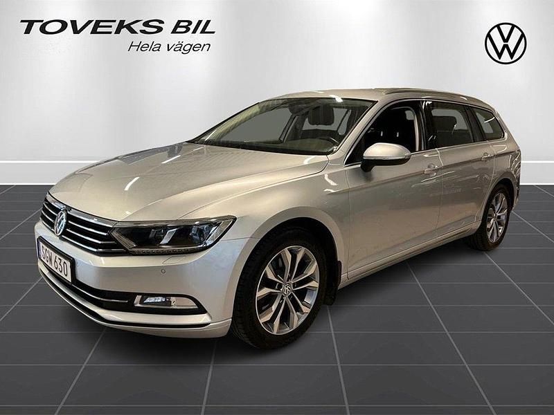 Silver Begagnad 2019 VW Passat Kombi | 199 000 kr (Marknadspris) - Bild 1/4