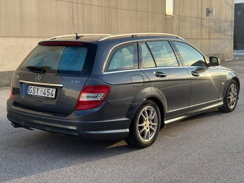 Begagnad Mercedes C220 AMG line 170 HK (125 kW) 2008 Grå