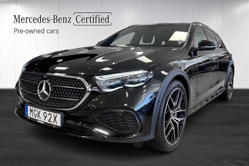 Svart Begagnad 2024 Mercedes E300 Kombi | 729 000 kr - Bild 1/4
