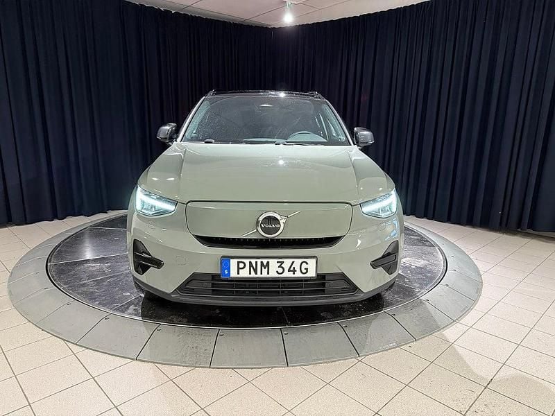 Begagnad Volvo XC40 Core 185 kW (252 HK) 2022 Grön SUV