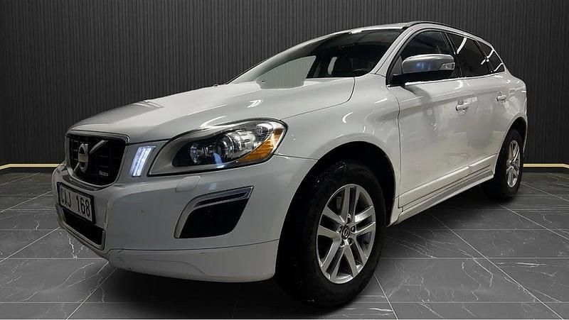 Begagnad Volvo XC60 R-Design 163 HK (119 kW) 2012 Vit SUV