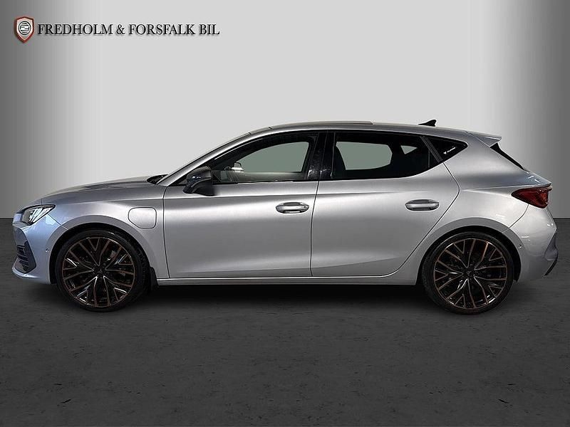 Begagnad Cupra Leon 150 HK (110 kW) 2022 Silver Halvkombi