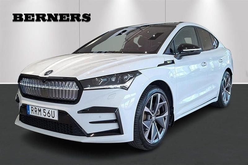 Vit Begagnad 2025 Skoda Enyaq iV RS SUV | 529 800 kr (Marknadspris) - Bild 1/4