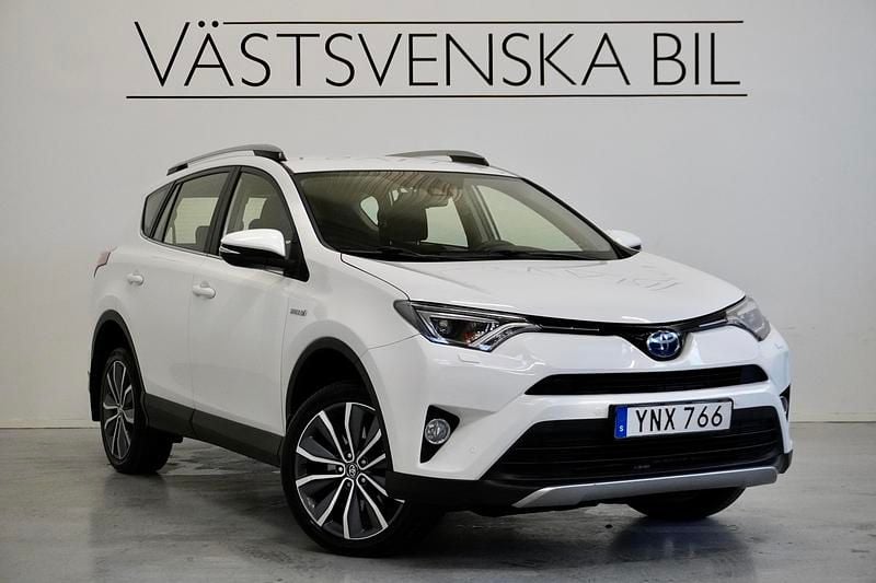 Vit Begagnad 2017 Toyota RAV4 Hybrid Active SUV | 214 000 kr (Marknadspris) - Bild 1/4