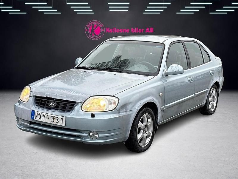 Ljusblå Begagnad 2005 Hyundai Accent Halvkombi | 11 900 kr - Bild 1/4