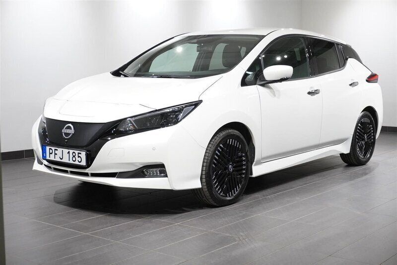 Vit Begagnad 2023 Nissan Leaf Tekna Halvkombi | 238 800 kr (Bra pris) - Bild 1/4
