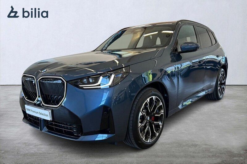 Blå Begagnad 2025 BMW X3 Comfort Edition SUV | 769 900 kr (Marknadspris) - Bild 1/4