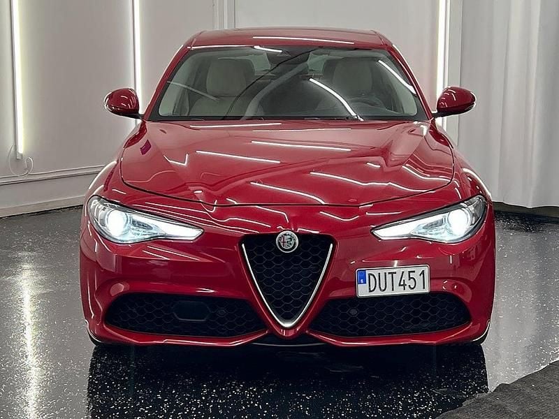 Begagnad Alfa Romeo Giulia Veloce 280 HK (205 kW) 2018 Röd Sedan