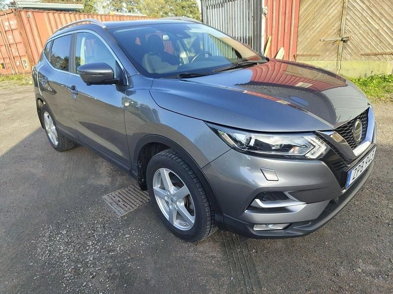 Grå Begagnad 2019 Nissan Qashqai SUV | 188 000 kr (Marknadspris) - Bild 1/4