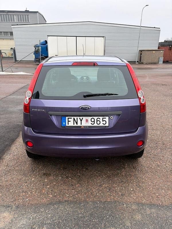 Begagnad Ford Fiesta 70 HK (51 kW) 2007 Halvkombi