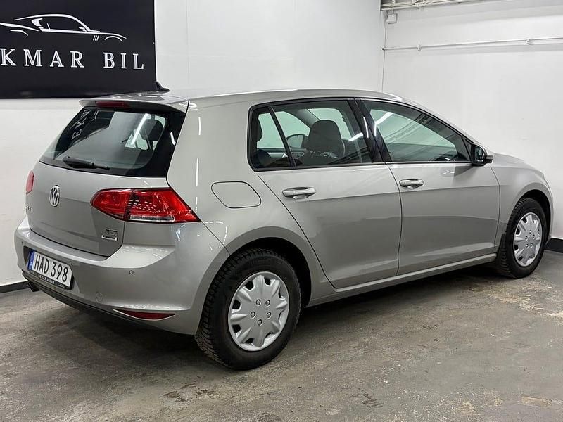 Begagnad VW Golf VII 110 HK (80 kW) 2016 Silver Halvkombi