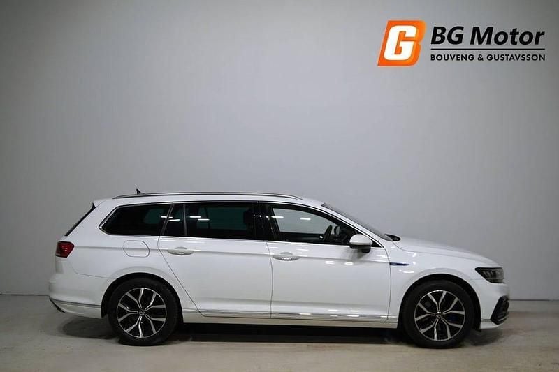 Begagnad VW Passat GTE 218 HK (160 kW) 2020 Vit Kombi
