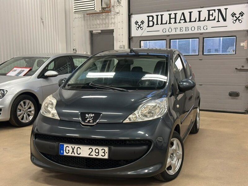 Grå Begagnad 2008 Peugeot 107 Halvkombi | 29 900 kr (Marknadspris) - Bild 1/4