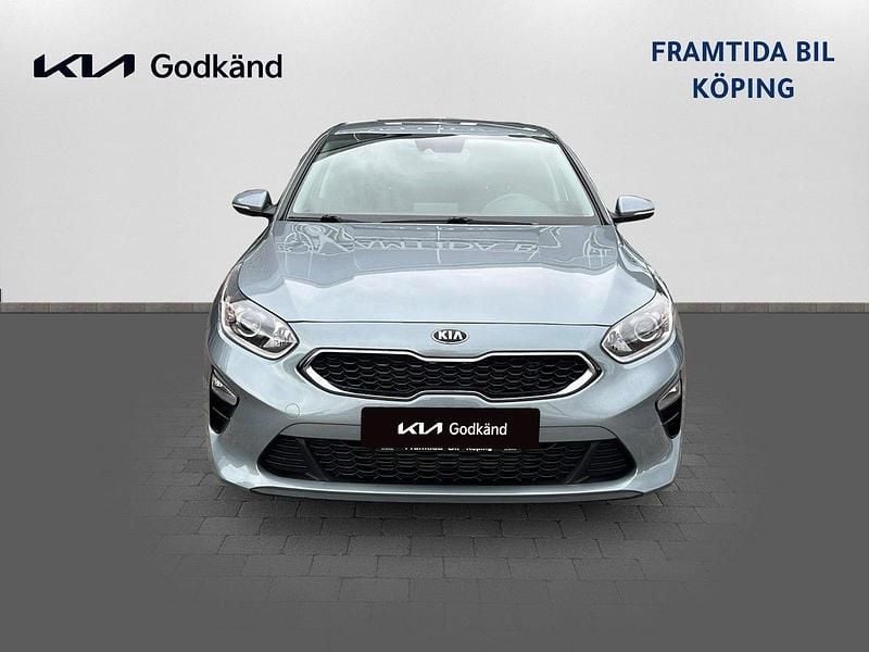Grå Begagnad 2018 Kia Ceed Advance Halvkombi | 195 900 kr (Bra pris) - Bild 1/4