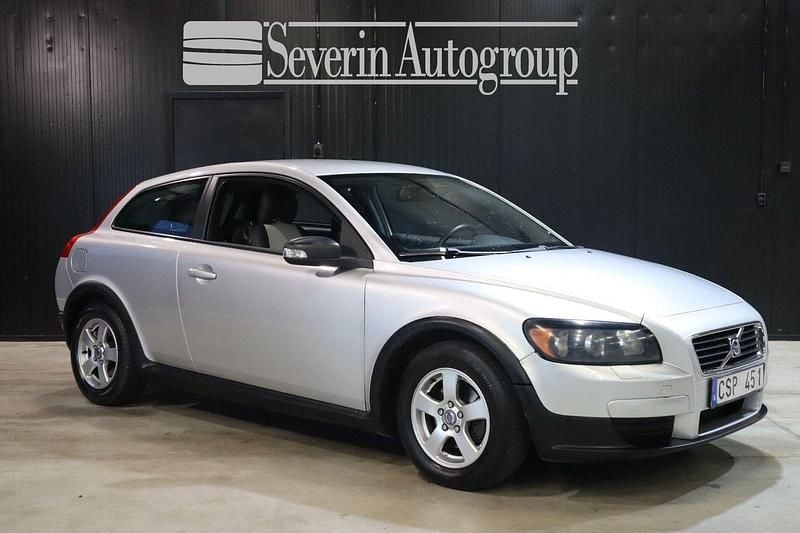 Ljusgrå Begagnad 2008 Volvo C30 Halvkombi | 39 000 kr (Marknadspris) - Bild 1/4