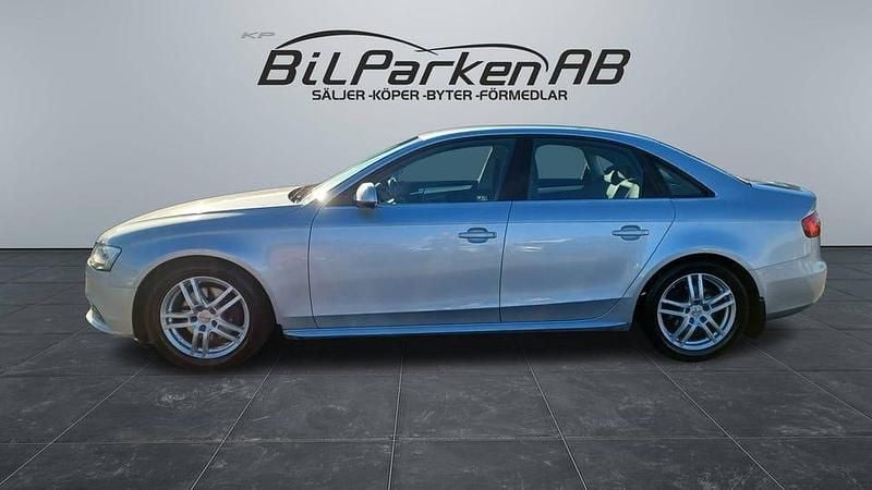 Silver Begagnad 2013 Audi A4 Sedan | 89 000 kr (Marknadspris) - Bild 1/4