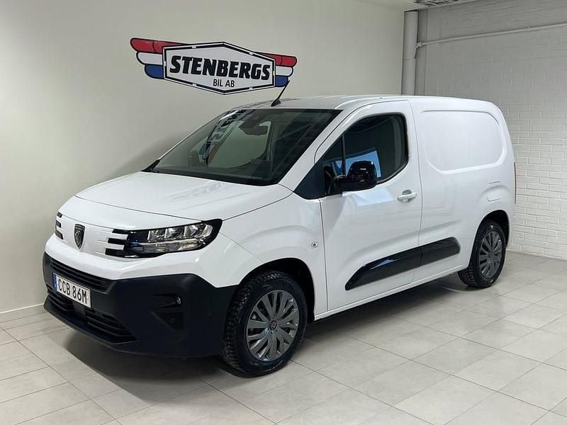 Vit Begagnad 2024 Peugeot Partner Minibuss | 269 900 kr (Dyr) - Bild 1/4