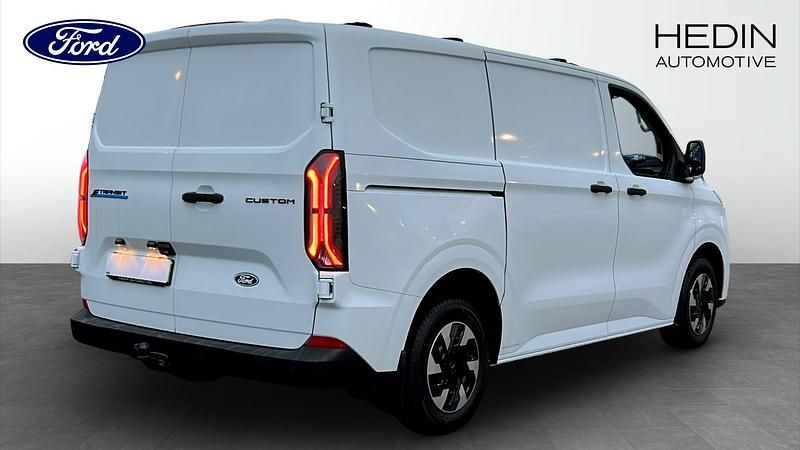 Ny Ford E-Transit 2026 Vit Van
