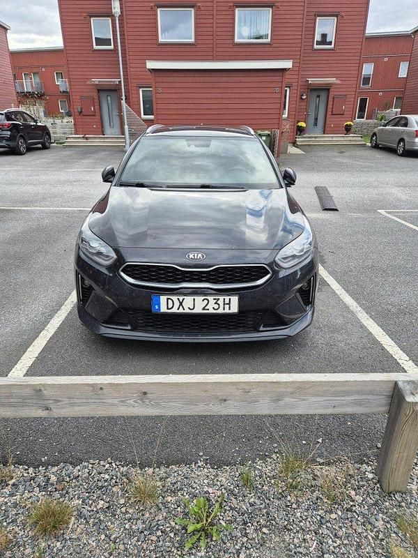 Svart Begagnad 2019 Kia Ceed Sportswagon GT-Line Kombi | 173 500 kr (Marknadspris) - Bild 1/4