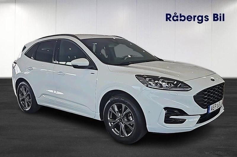 Begagnad Ford Kuga Business Edition 225 HK (165 kW) 2022 Vit SUV