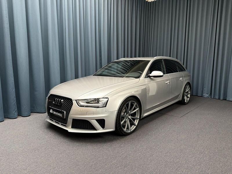 Silver Begagnad 2012 Audi RS4 Kombi | 399 000 kr (Marknadspris) - Bild 1/4