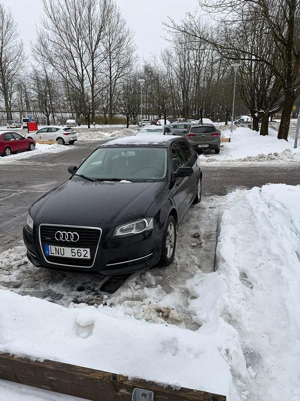 Begagnad 2011 Audi A3 Sportback Halvkombi | 55 000 kr (Bra pris) - Bild 1/4