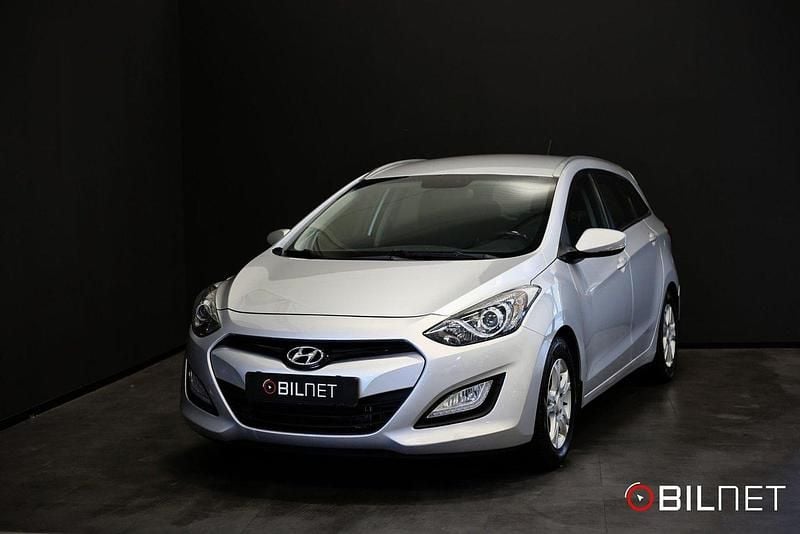 Silver Begagnad 2014 Hyundai i30 Kombi | 69 900 kr (Marknadspris) - Bild 1/4