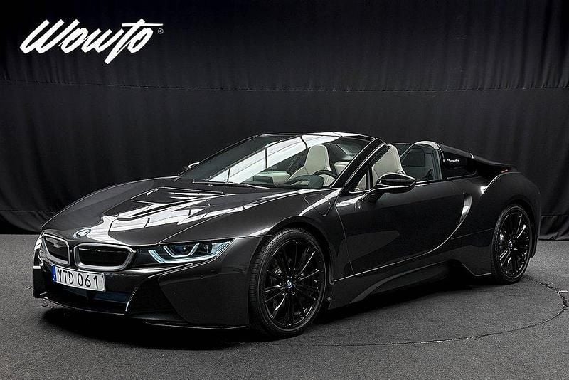 Grå Begagnad 2018 BMW i8 Shadowline Sportkupé | 1 249 800 kr - Bild 1/4