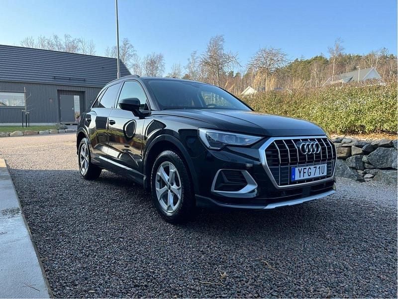 Svart Begagnad 2019 Audi Q3 Advanced SUV | 230 000 kr (Marknadspris) - Bild 1/4