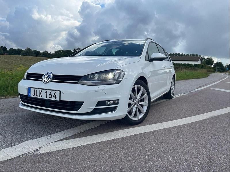 Vit Begagnad 2015 VW Golf VII GT Kombi | 129 500 kr (Marknadspris) - Bild 1/4