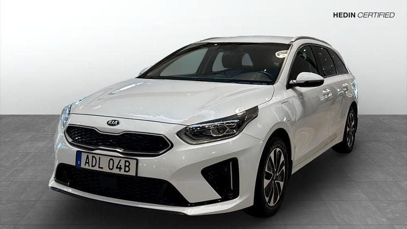 Vit (white) Begagnad 2020 Kia Ceed 2 Kombi | 179 900 kr (Bra pris) - Bild 1/4