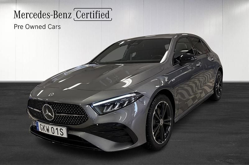 Grå Begagnad 2026 Mercedes A250 | 429 000 kr (Marknadspris) - Bild 1/4