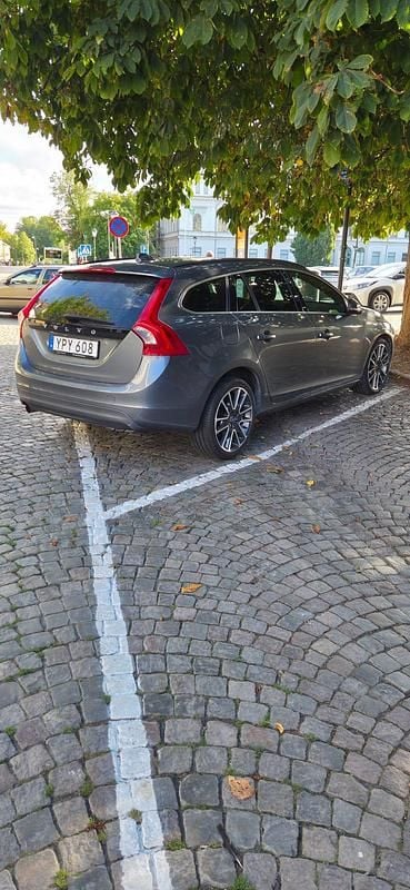 Osmium grey Begagnad 2018 Volvo V60 Kombi | 150 000 kr (Superpris) - Bild 1/4
