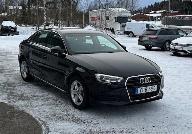 Begagnad Audi A3 Proline 150 HK (110 kW) 2018 Svart Sedan