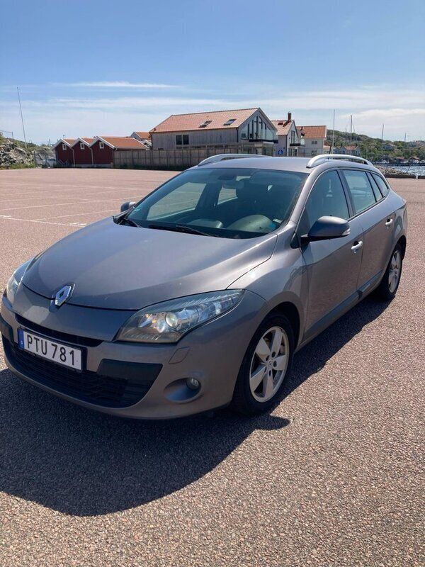 Grå Begagnad 2011 Renault Mégane GrandTour Kombi | 27 499 kr (Bra pris) - Bild 1/2
