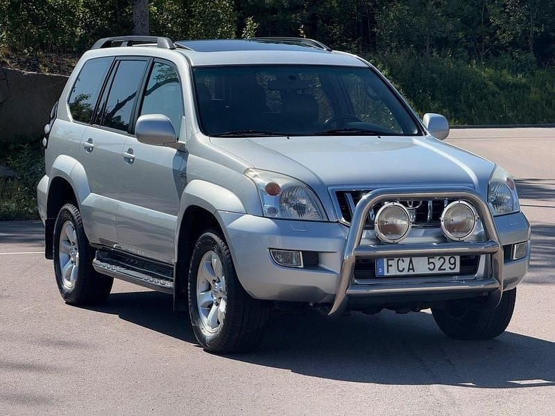 Silver Begagnad 2007 Toyota Land Cruiser Executive SUV | 178 000 kr (Lite dyr) - Bild 1/4