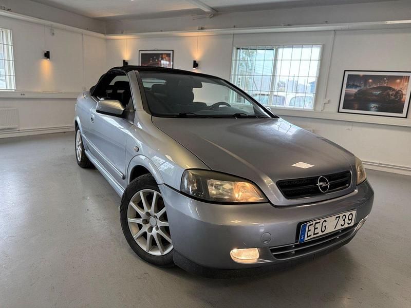 Grå Begagnad 2003 Opel Astra Cabriolet Cab | 24 500 kr - Bild 1/4
