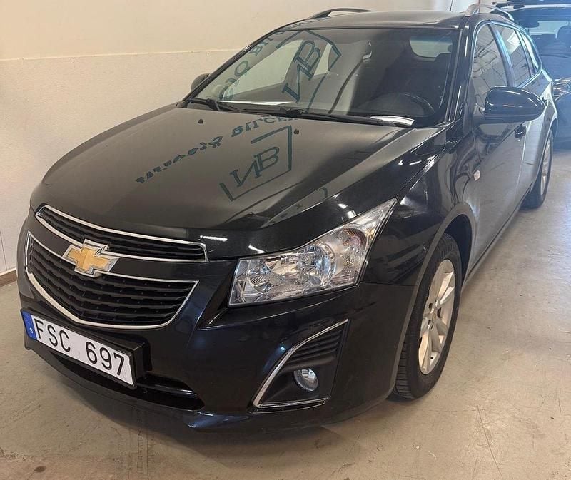 Svart Begagnad 2012 Chevrolet Cruze Kombi | 64 900 kr (Lite dyr) - Bild 1/4