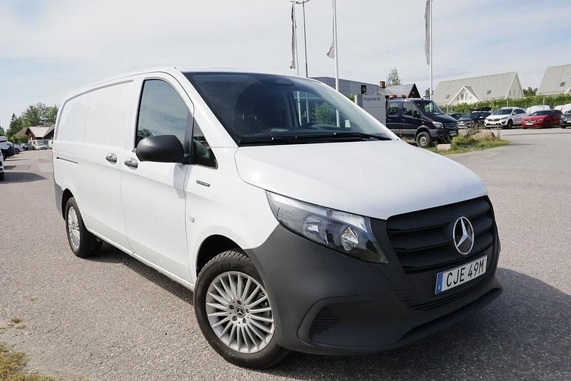 Vit Ny 2025 Mercedes e-Vito Minibuss | 623 750 kr (Bra pris) - Bild 1/4