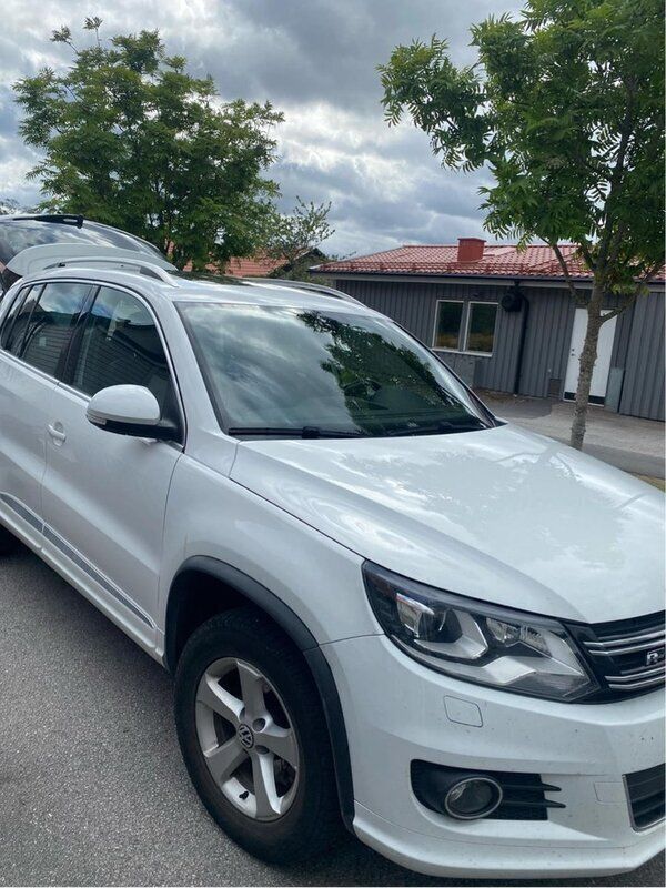 Vit Begagnad 2016 VW Tiguan Sportline SUV | 165 000 kr (Bra pris) - Bild 1/4