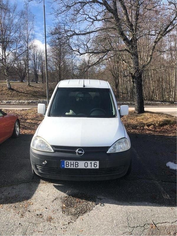 Begagnad Opel Combo 94 HK (69 kW) 2008 Vit Van