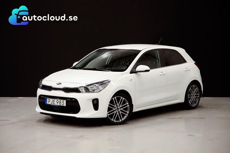 Vit Begagnad 2017 Kia Rio Launch Edition Halvkombi | 119 800 kr (Lite dyr) - Bild 1/4
