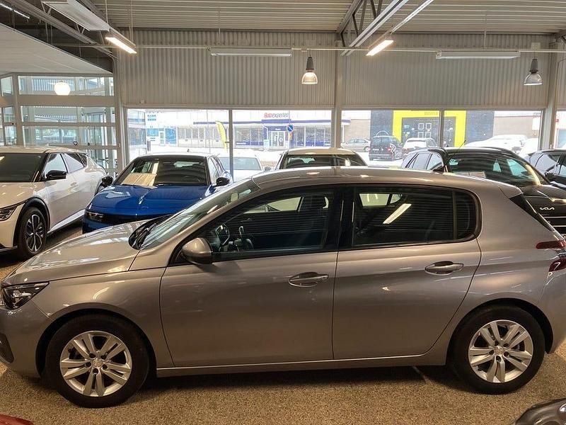 Begagnad Peugeot 308 131 HK (96 kW) 2021 Grå Halvkombi